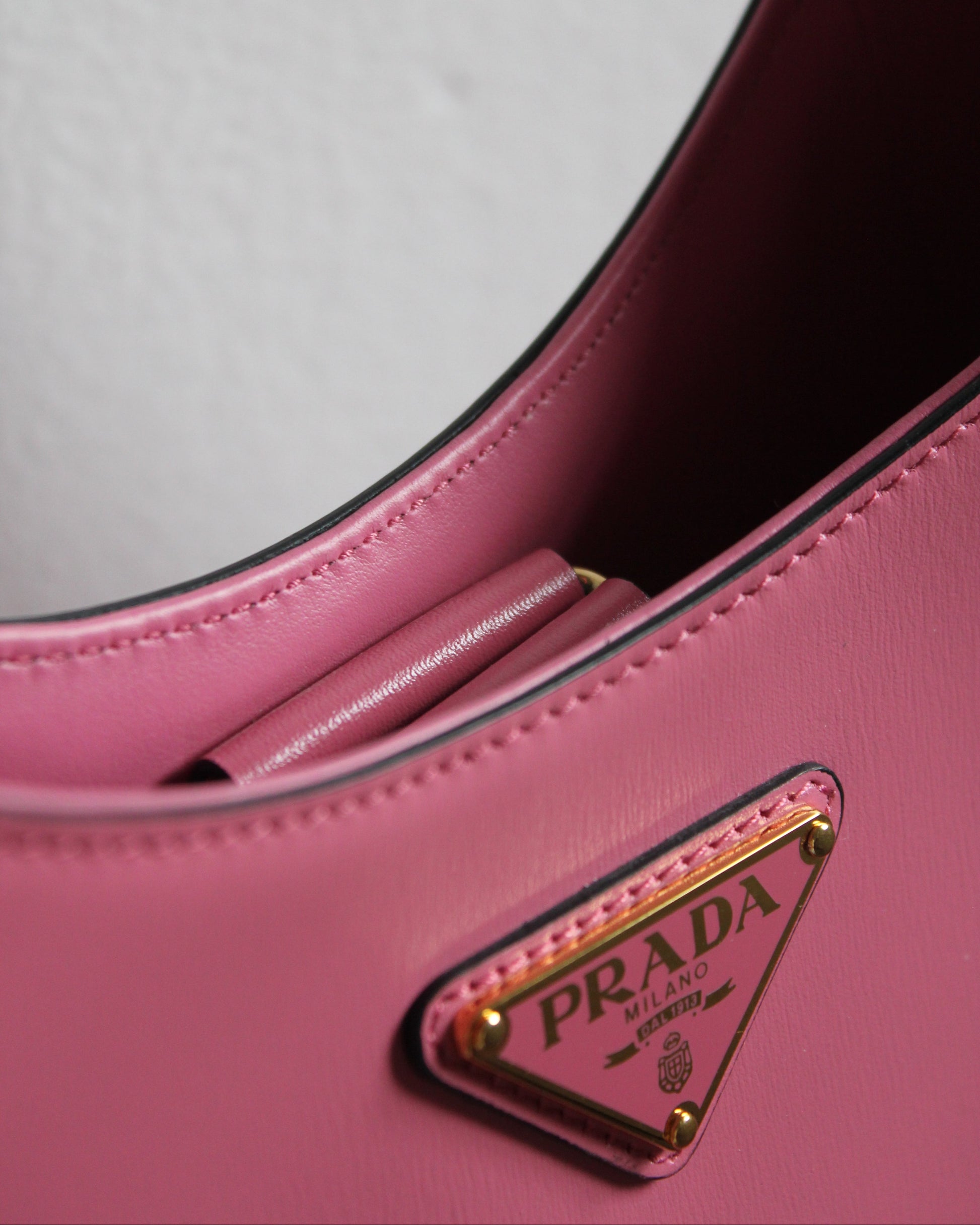 manetic snap on large pink cleo prada bag 1BC179